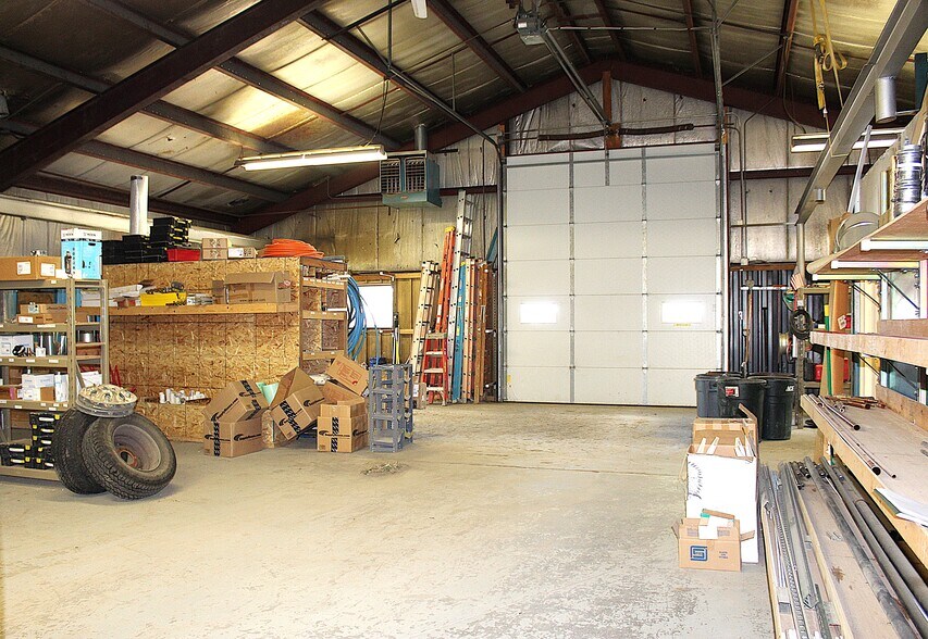 More Photos Of 404 S Anderson Ave, Glendive Distribution For Sale