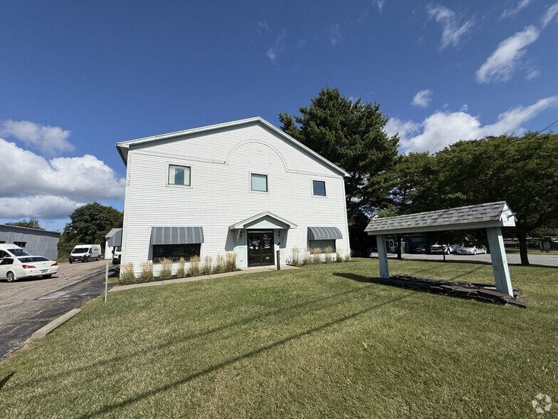 Primary Photo Of 1225 Airport Pky, South Burlington Warehouse For Lease