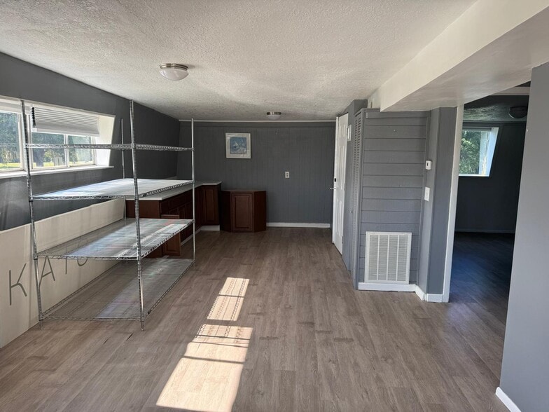 More Photos Of 254 N Division St, Oviedo Storefront Retail Office For Sale