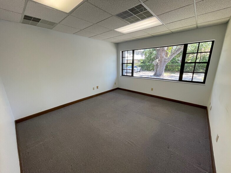 More Photos Of 1006 Grove St, Clearwater Office Residential For Sale