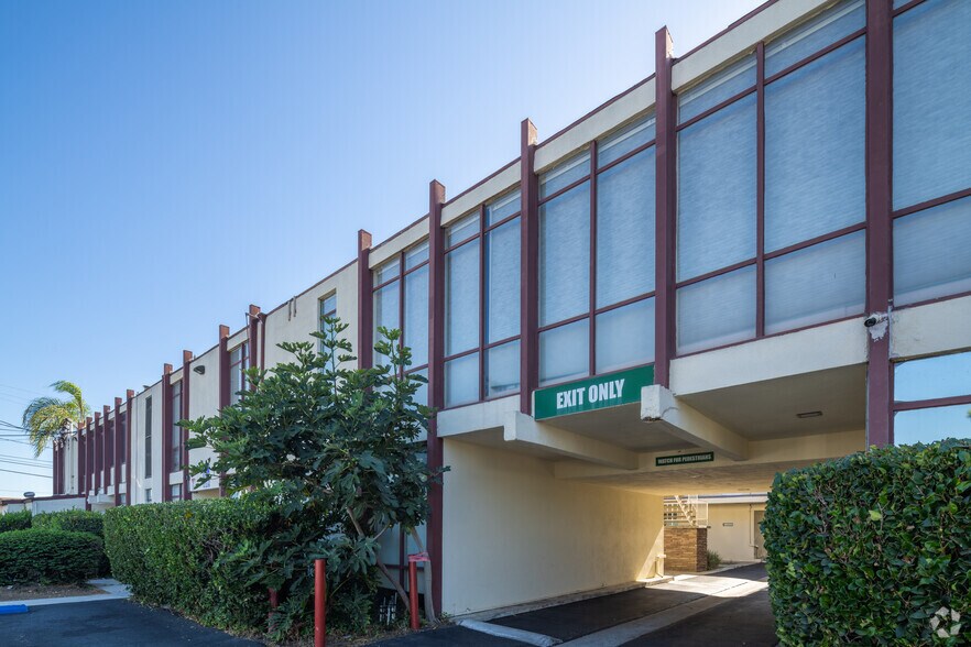 More Photos Of 3840 Woodruff Ave, Long Beach Medical For Lease