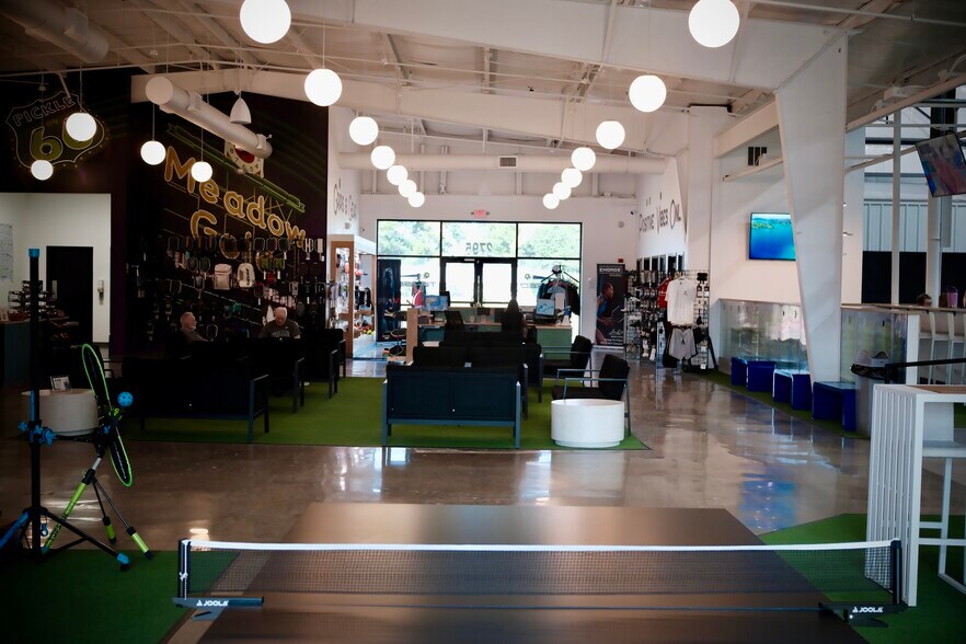 More Photos Of 2795 E 91st St, Tulsa Sports And Entertainment For Sale