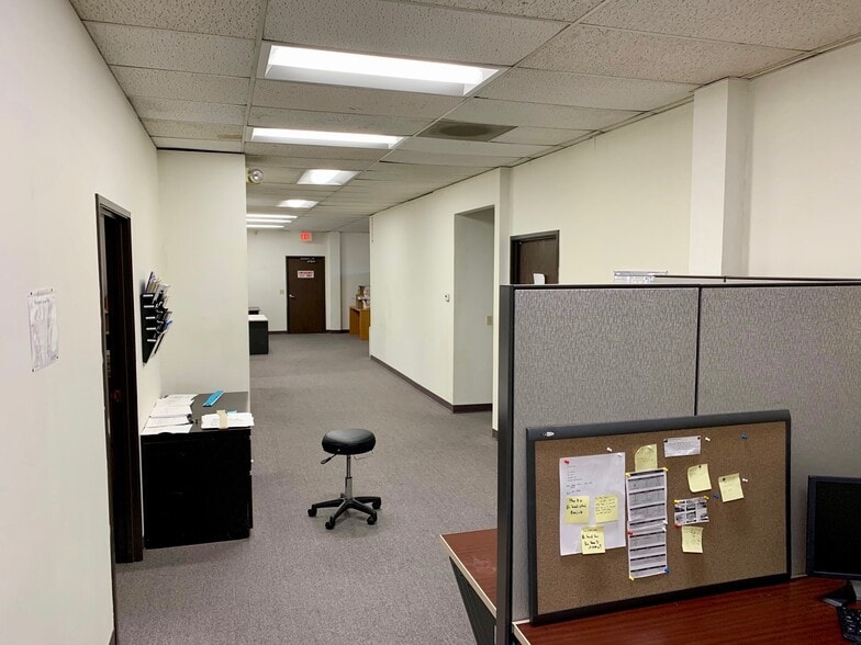 More Photos Of 21100 Superior St, Chatsworth Industrial For Lease