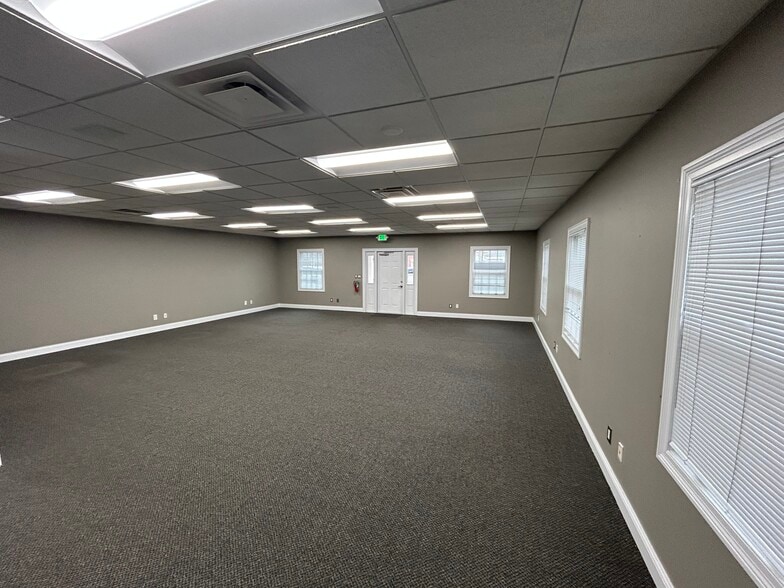 More Photos Of 68 N High St, New Albany Office For Lease
