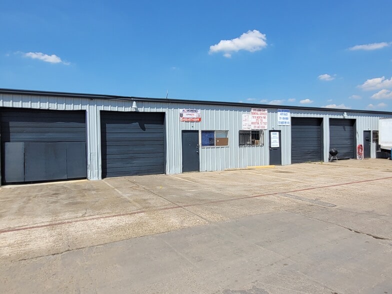 More Photos Of 7676 N I-45, Houston Unknown For Lease