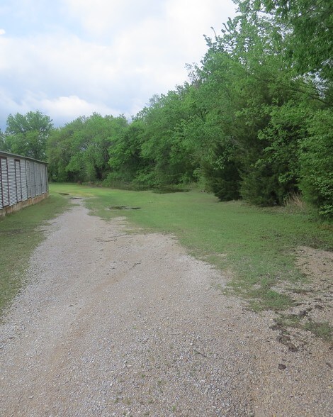 More Photos Of 3336 S Commerce St, Ardmore Self Storage For Sale