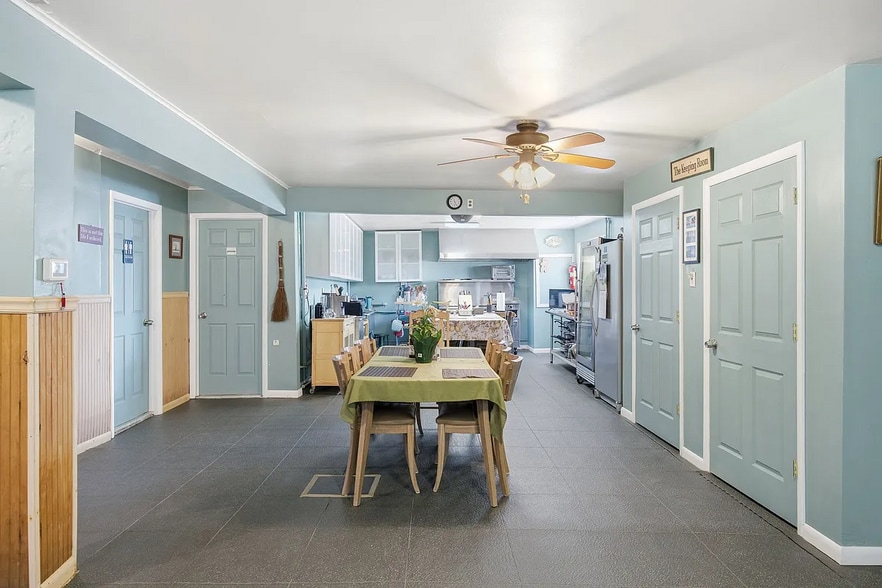 More Photos Of 1 Merit Ct, Brooklyn Marina For Sale