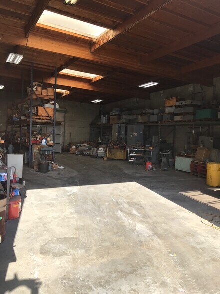 More Photos Of 1705-1711 E Mauretania St, Wilmington Warehouse For Sale