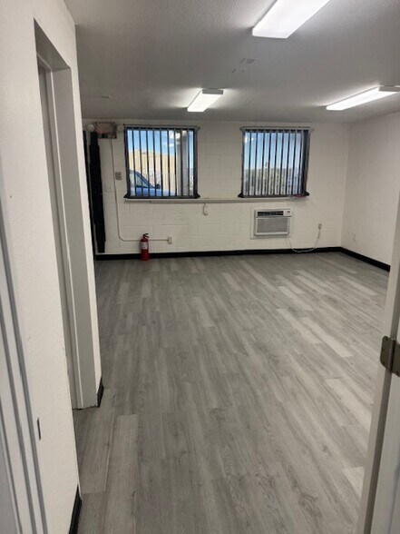 More Photos Of 1590 Foothill Dr, Boulder City Light Distribution For Sale