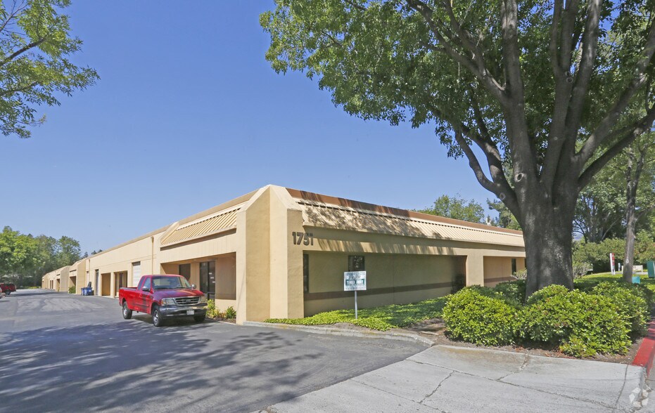 More Photos Of 1751 Fortune Dr, San Jose Warehouse For Lease