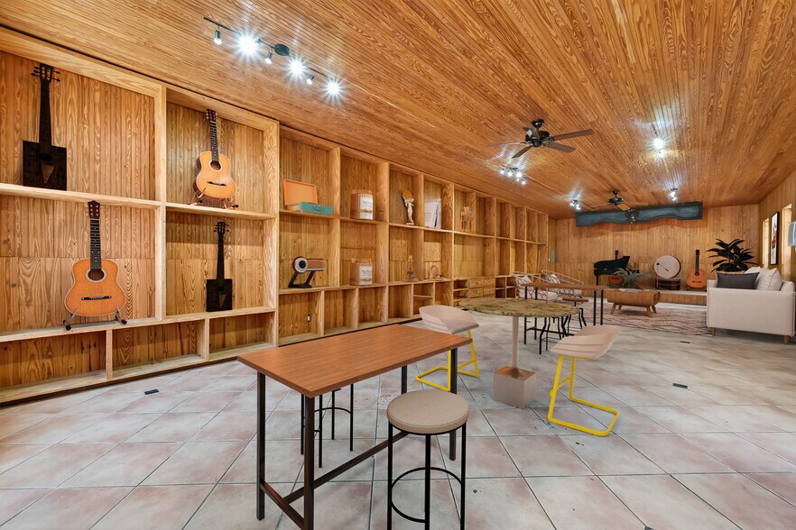 More Photos Of 38011 Spur 149 Rd, Magnolia Office Residential For Sale