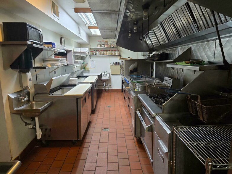 More Photos Of 8116 S Archer Ave, Willow Springs Restaurant For Lease