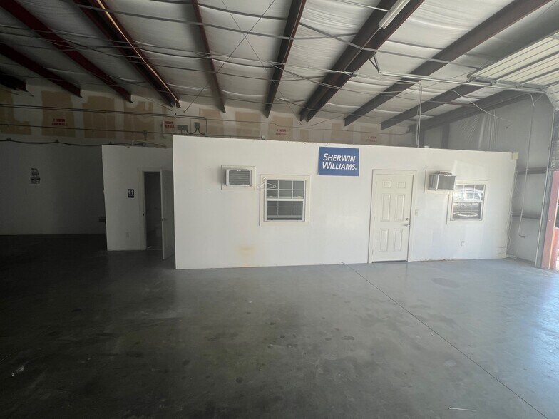 More Photos Of 317 E Cedar Ave, McAllen Warehouse For Lease