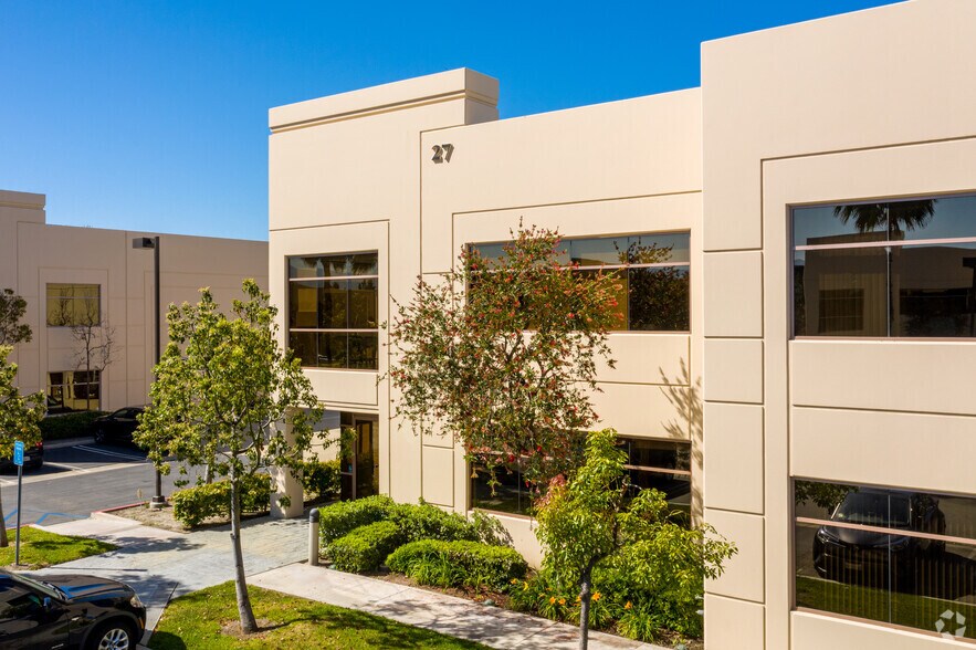 More Photos Of 27 Peters Canyon Rd, Irvine Office For Lease