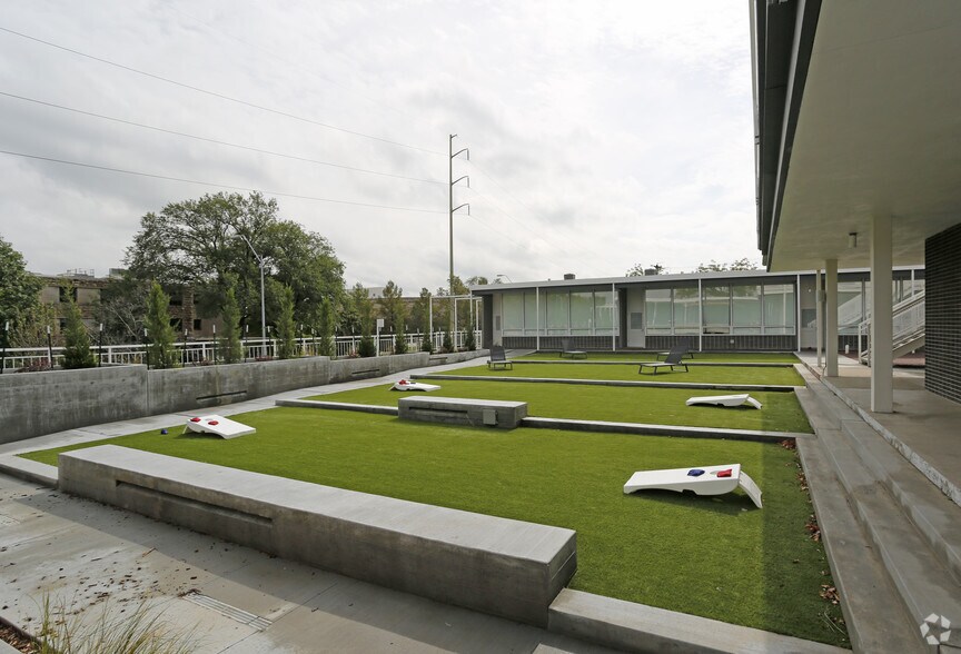 More Photos Of 5220 Troost Ave, Kansas City Apartments For Lease