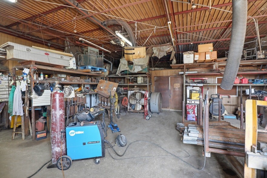 More Photos Of 3616-3618 Dividend Dr, Garland Manufacturing For Sale