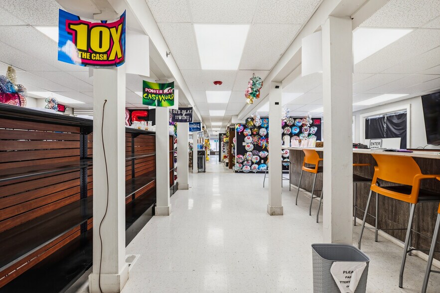 More Photos Of 47 Chelmsford St, Chelmsford Storefront Retail Residential For Sale