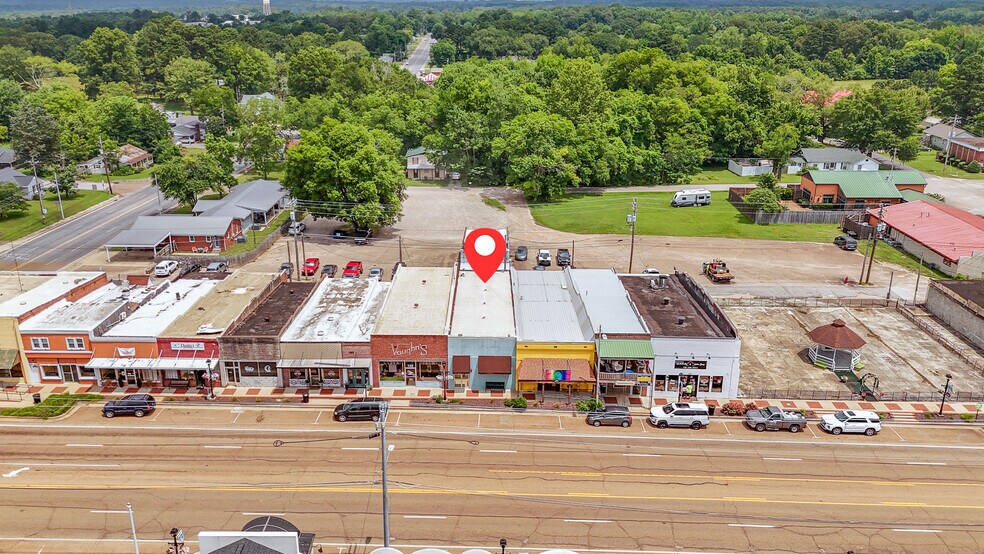 More Photos Of 126 E Main St, Adamsville Storefront For Sale