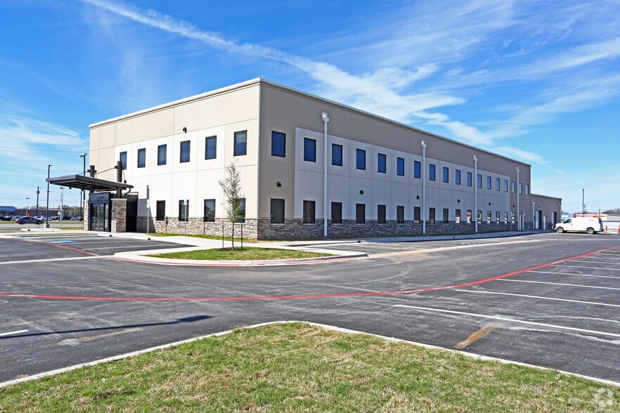 More Photos Of 1130 N Loop 340, Waco Medical For Sale