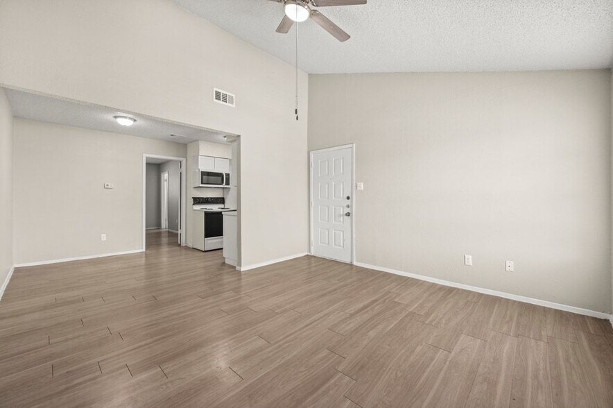 More Photos Of 829 Park Plz, Austin Apartments For Sale