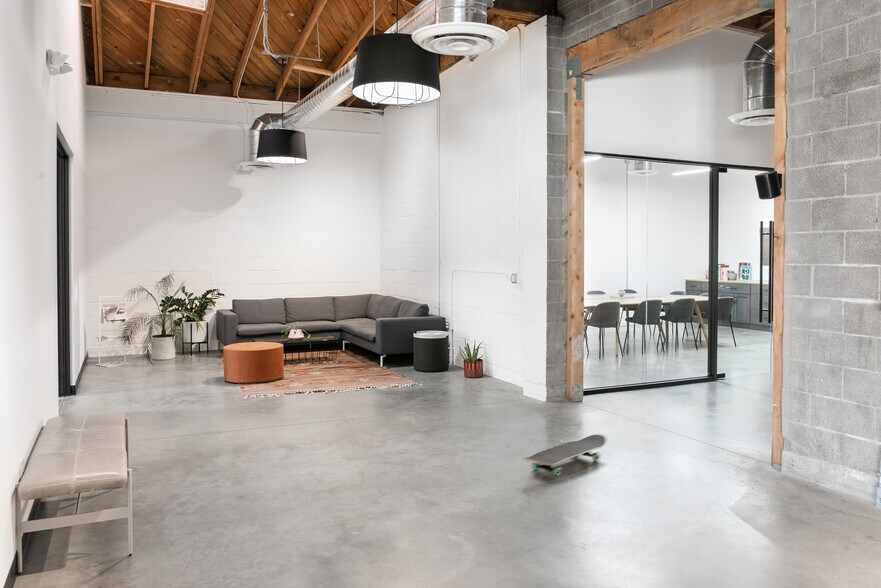 More Photos Of 4312 W Jefferson Blvd, Los Angeles Office For Lease