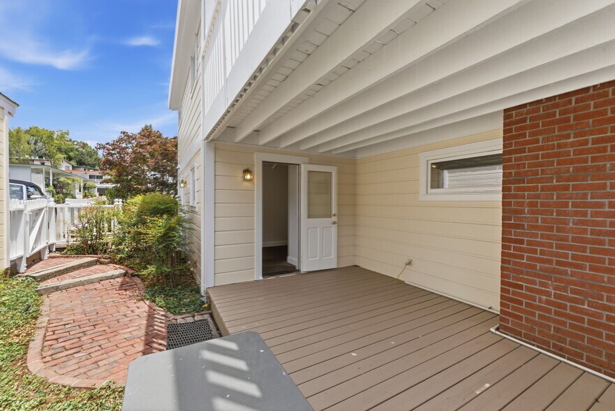More Photos Of 499-503 Magnolia Ave, Larkspur Storefront Retail Residential For Sale
