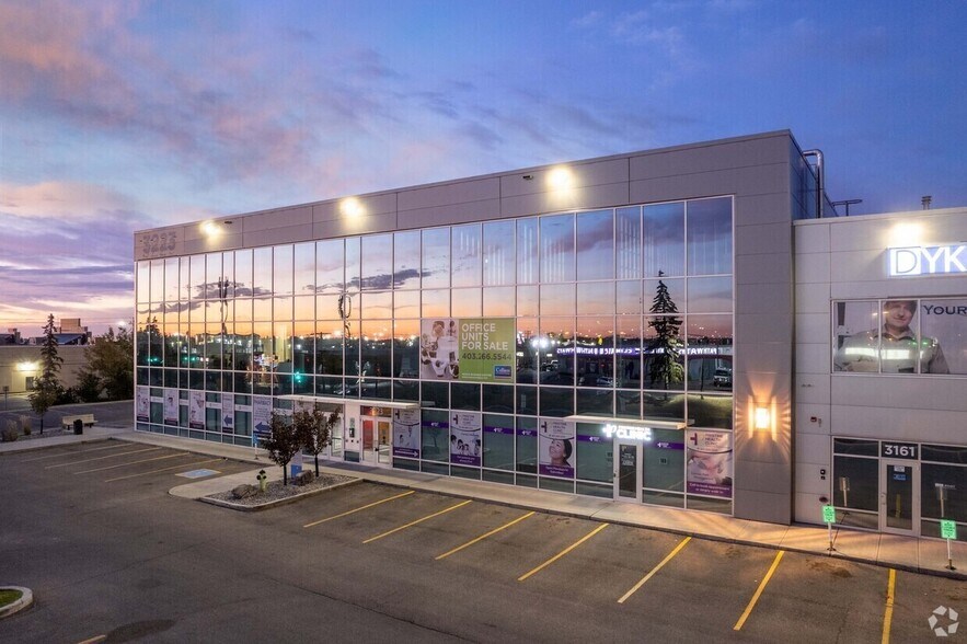More Photos Of 3223 5 Av NE, Calgary Office For Sale