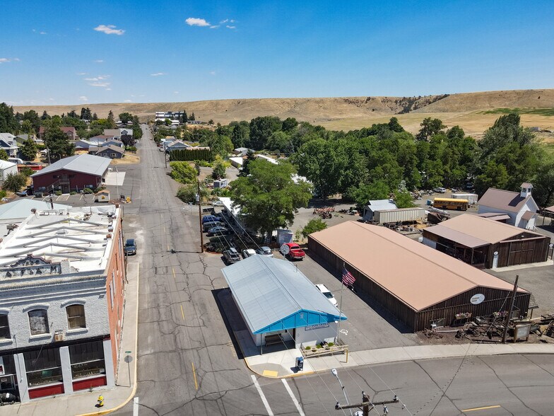 More Photos Of 96 N Main St, Dufur Post Office For Sale