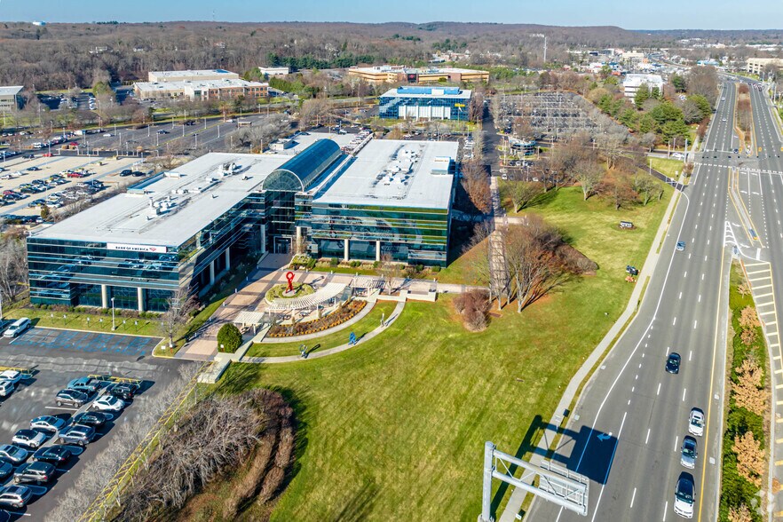 More Photos Of 290-300 Broadhollow Rd, Melville Office For Lease