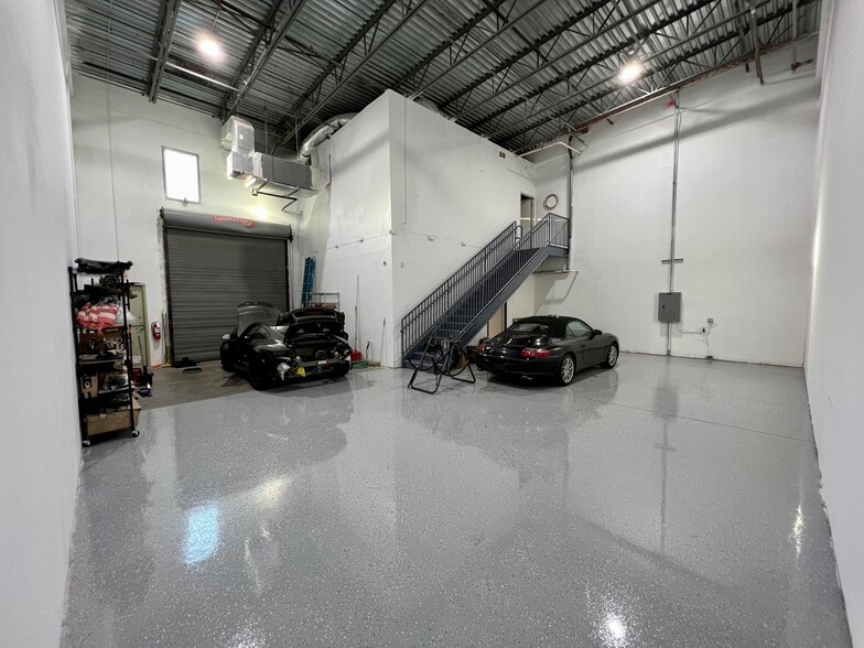More Photos Of 5401 N Haverhill Rd, West Palm Beach Warehouse For Sale