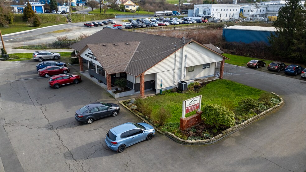 More Photos Of 8500 Cedarhome Dr, Stanwood Veterinarian Kennel For Sale