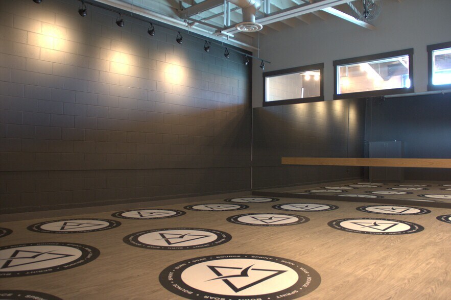 More Photos Of 10939 120th St NW, Edmonton General Retail For Lease