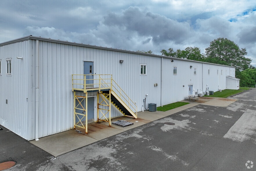 More Photos Of 912 Pittsburgh Rd, Butler Unknown For Lease