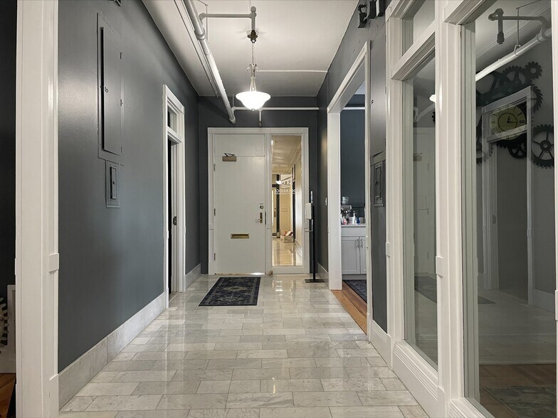 More Photos Of 120 E Washington St, Syracuse Loft Creative Space For Lease