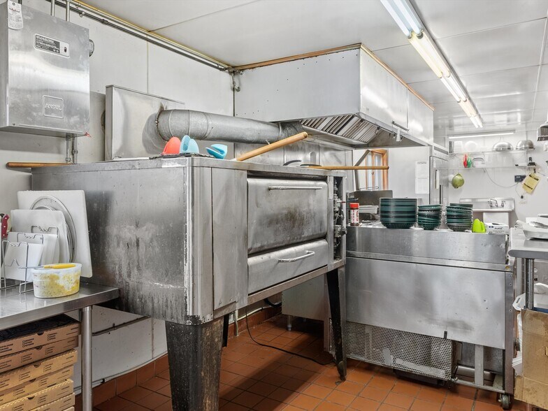 More Photos Of N4494 State Highway 42, Kewaunee Restaurant For Sale