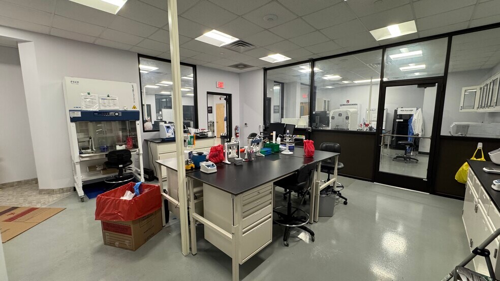 More Photos Of 2550 Brodhead Rd, Bethlehem Flex For Lease