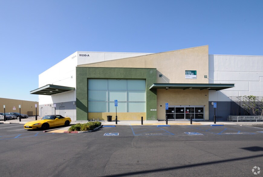 More Photos Of 19350 Nordhoff St, Northridge General Retail For Sale