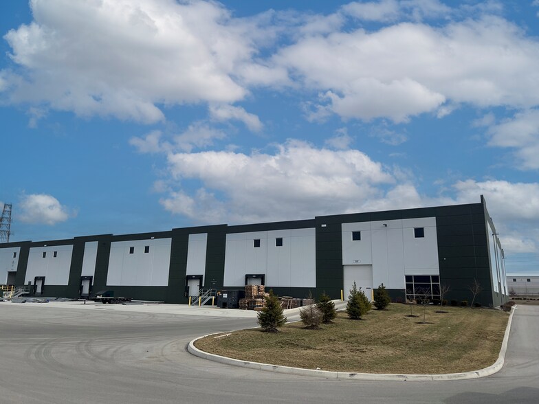 More Photos Of 9724 E 151st St, Noblesville Warehouse For Lease