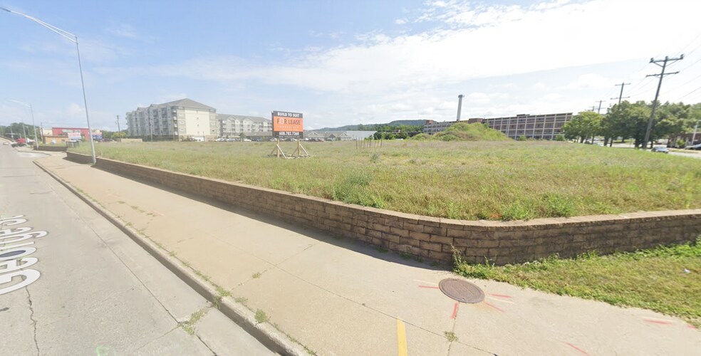 More Photos Of 1325 St Andrew st, La Crosse Land For Lease