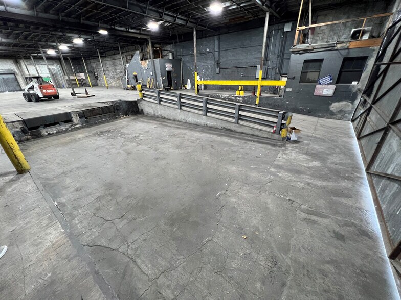 More Photos Of 7275 NW 7th Ave, Miami Warehouse For Sale