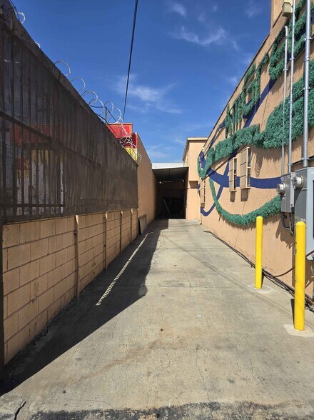 More Photos Of 1451-1453 Malvern Ave, Los Angeles Warehouse For Sale