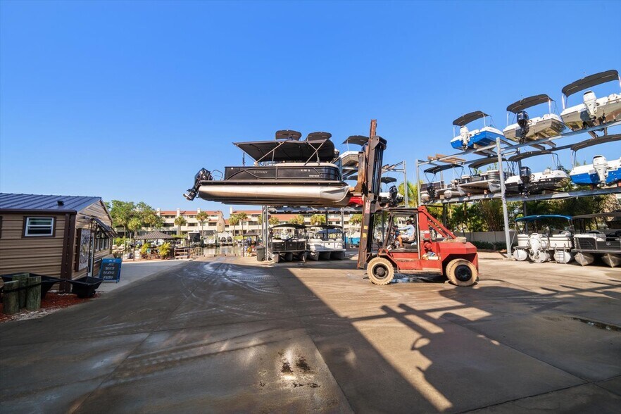 More Photos Of 2400 Bayshore Blvd, Dunedin Marina For Sale