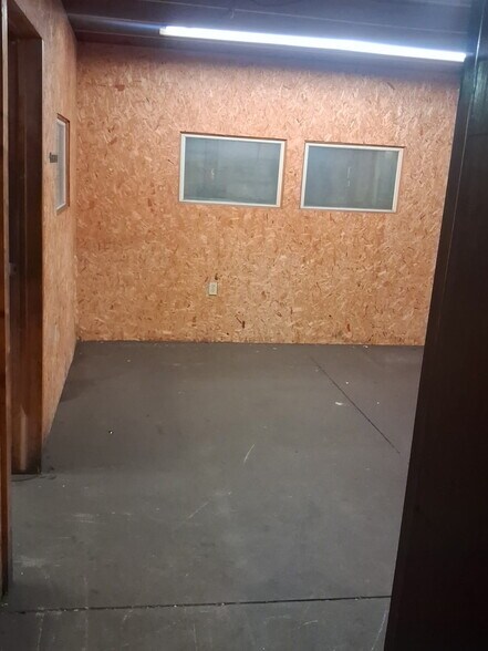 More Photos Of 30 Harker St, Mansfield Warehouse For Lease