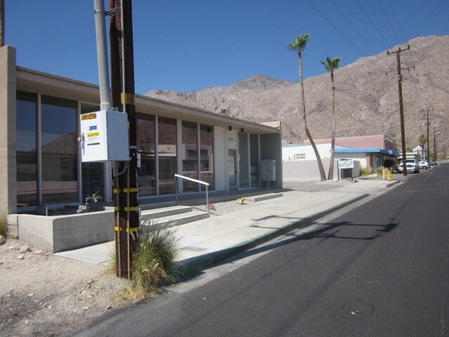 More Photos Of 577 E Sunny Dunes Rd, Palm Springs Storefront Retail Office For Lease