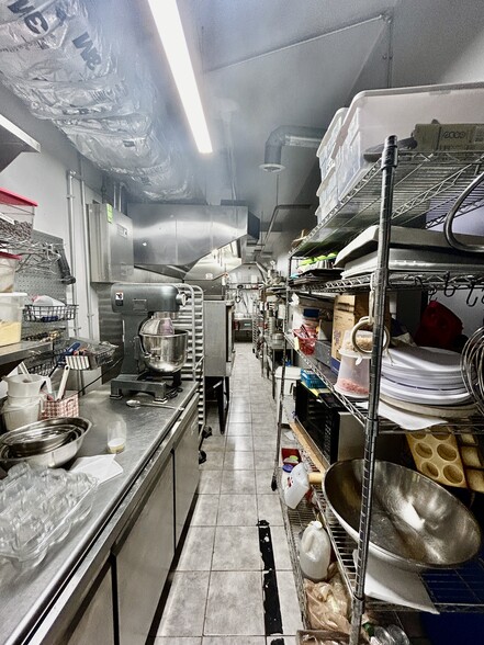 More Photos Of 3453 S Prairie Ave, Chicago Storefront Retail Residential For Lease