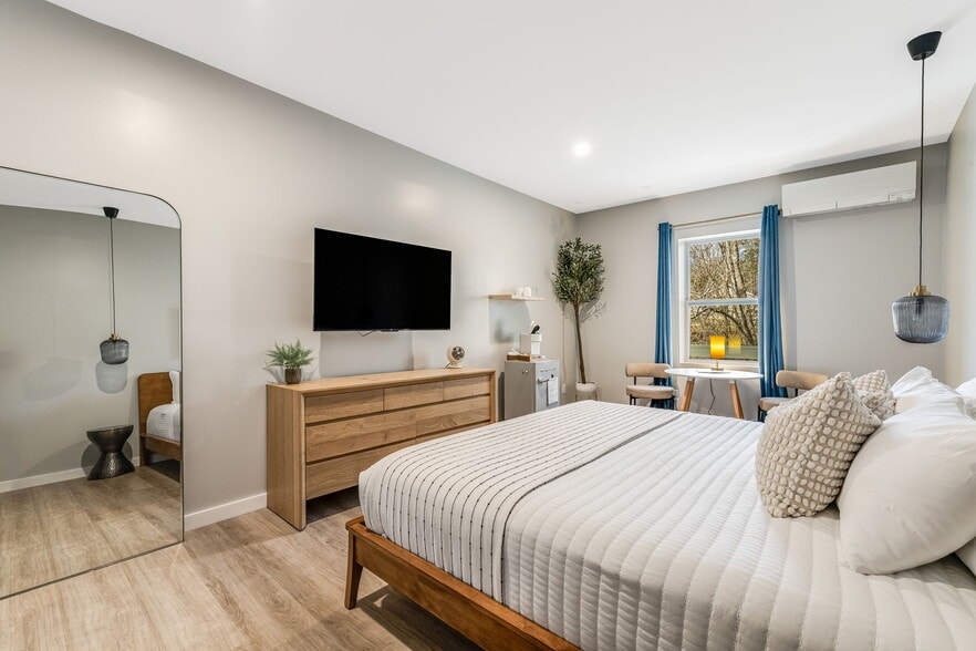 More Photos Of 4102 Soco Rd, Maggie Valley Hotel For Sale