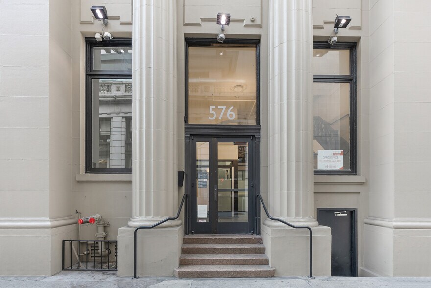 More Photos Of 576 Sacramento St, San Francisco Office For Lease