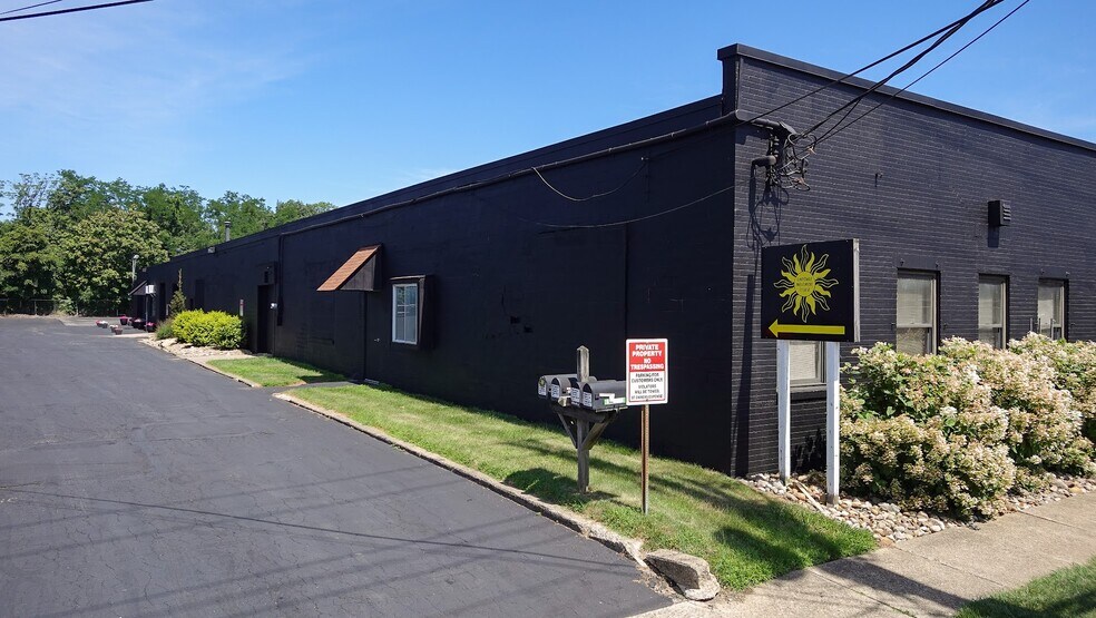More Photos Of 2740-2754 2nd St, Cuyahoga Falls Warehouse For Sale