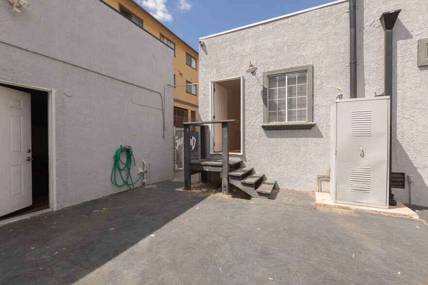 More Photos Of 1544 Anaheim St, Harbor City Storefront Retail Residential For Sale