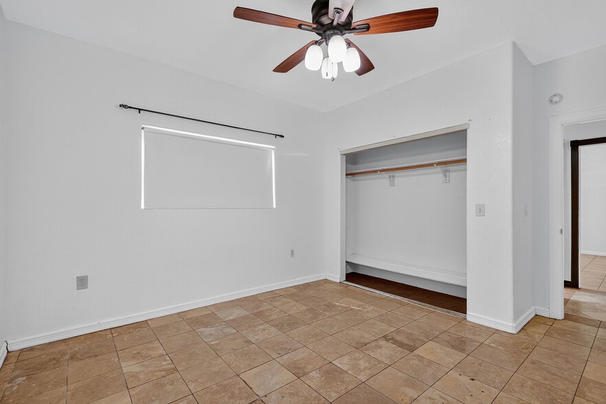 More Photos Of 400 N Hayes Ave, Oxnard Multifamily For Sale